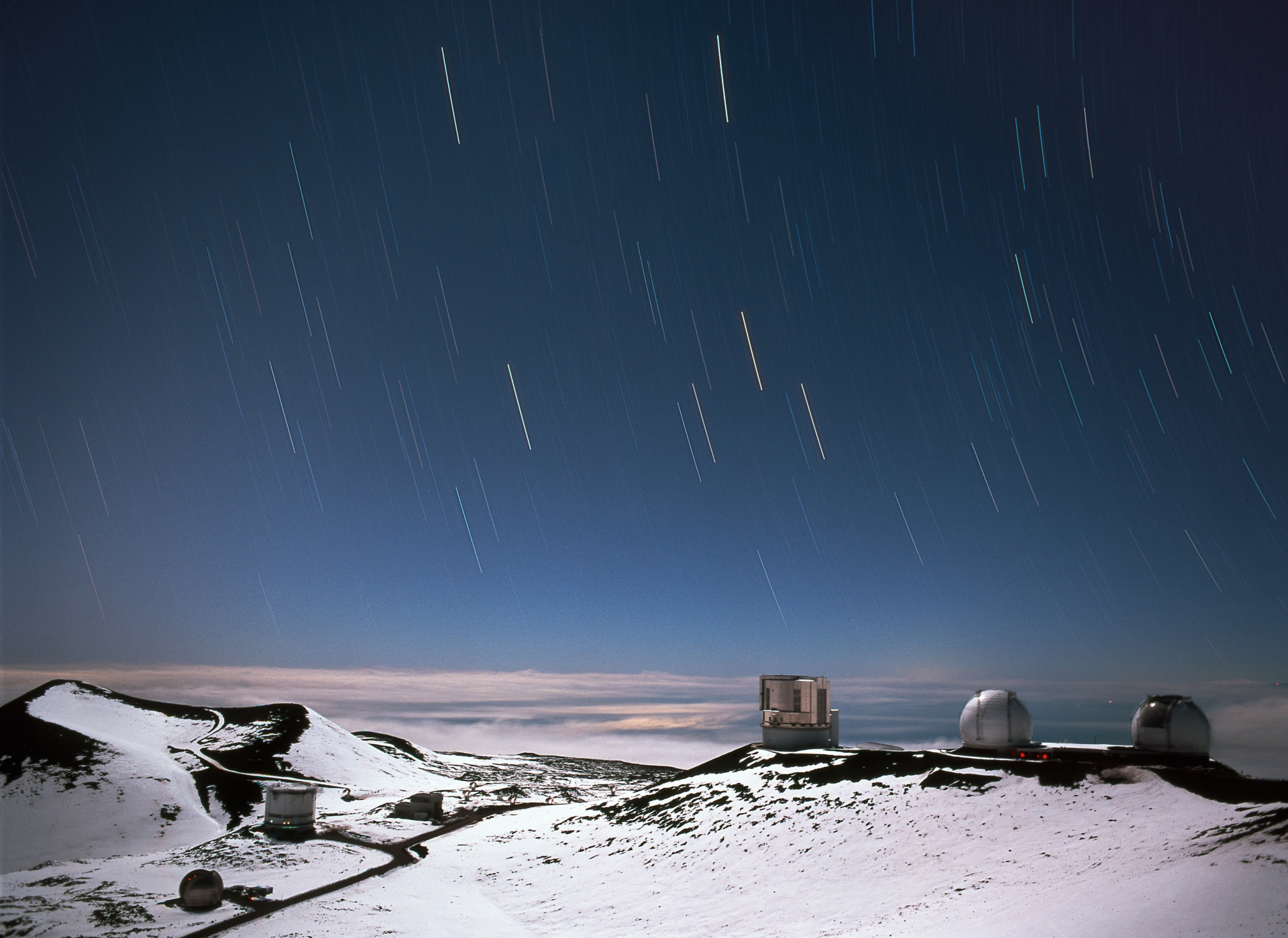 Wei-Hao Wang, Stars over Maunakea  毛納基山天文台觀星